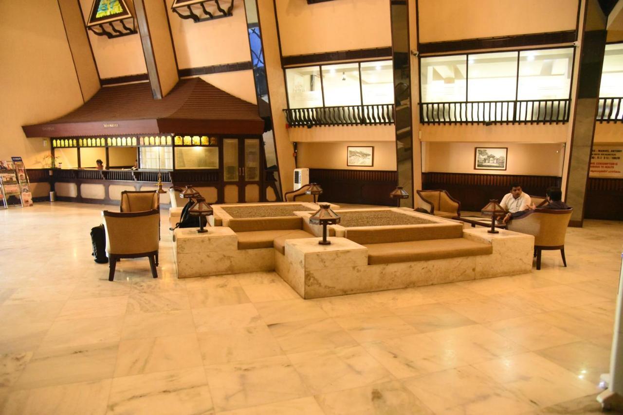 Malabar Palace Kozhikode Bagian luar foto
