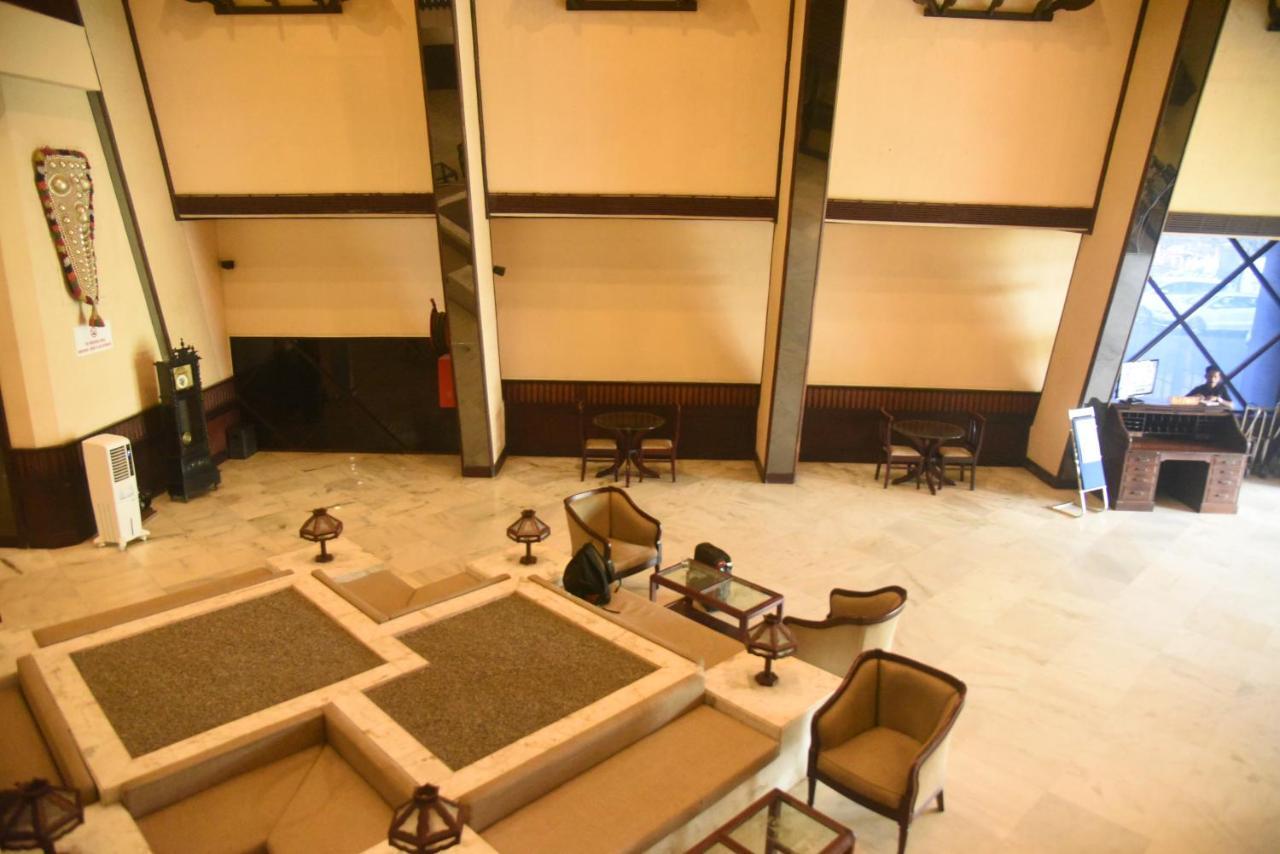Malabar Palace Kozhikode Bagian luar foto
