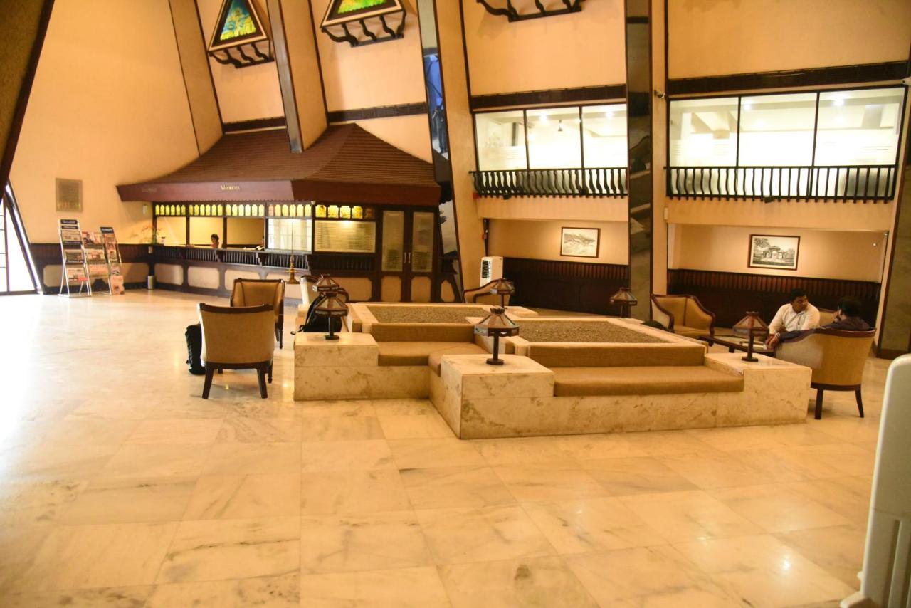 Malabar Palace Kozhikode Bagian luar foto