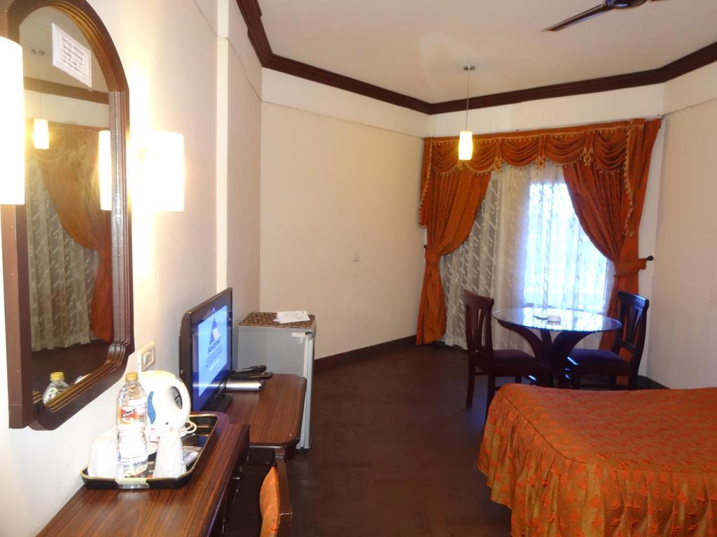 Malabar Palace Kozhikode Bagian luar foto