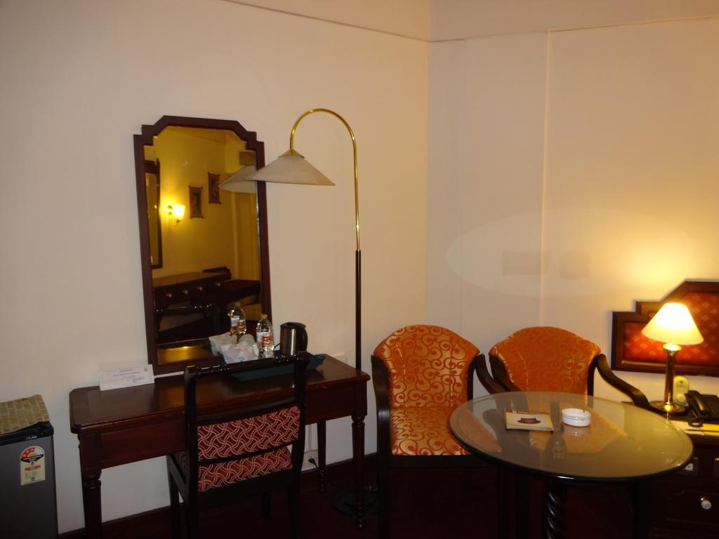 Malabar Palace Kozhikode Bagian luar foto