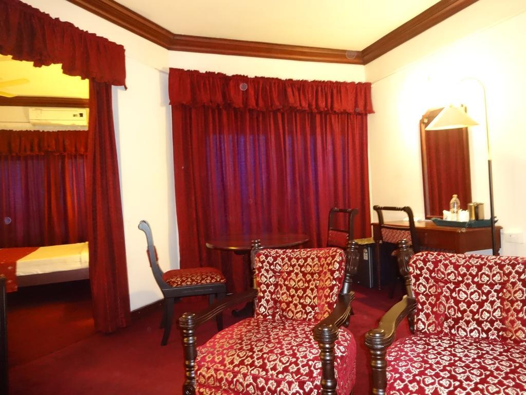 Malabar Palace Kozhikode Bagian luar foto